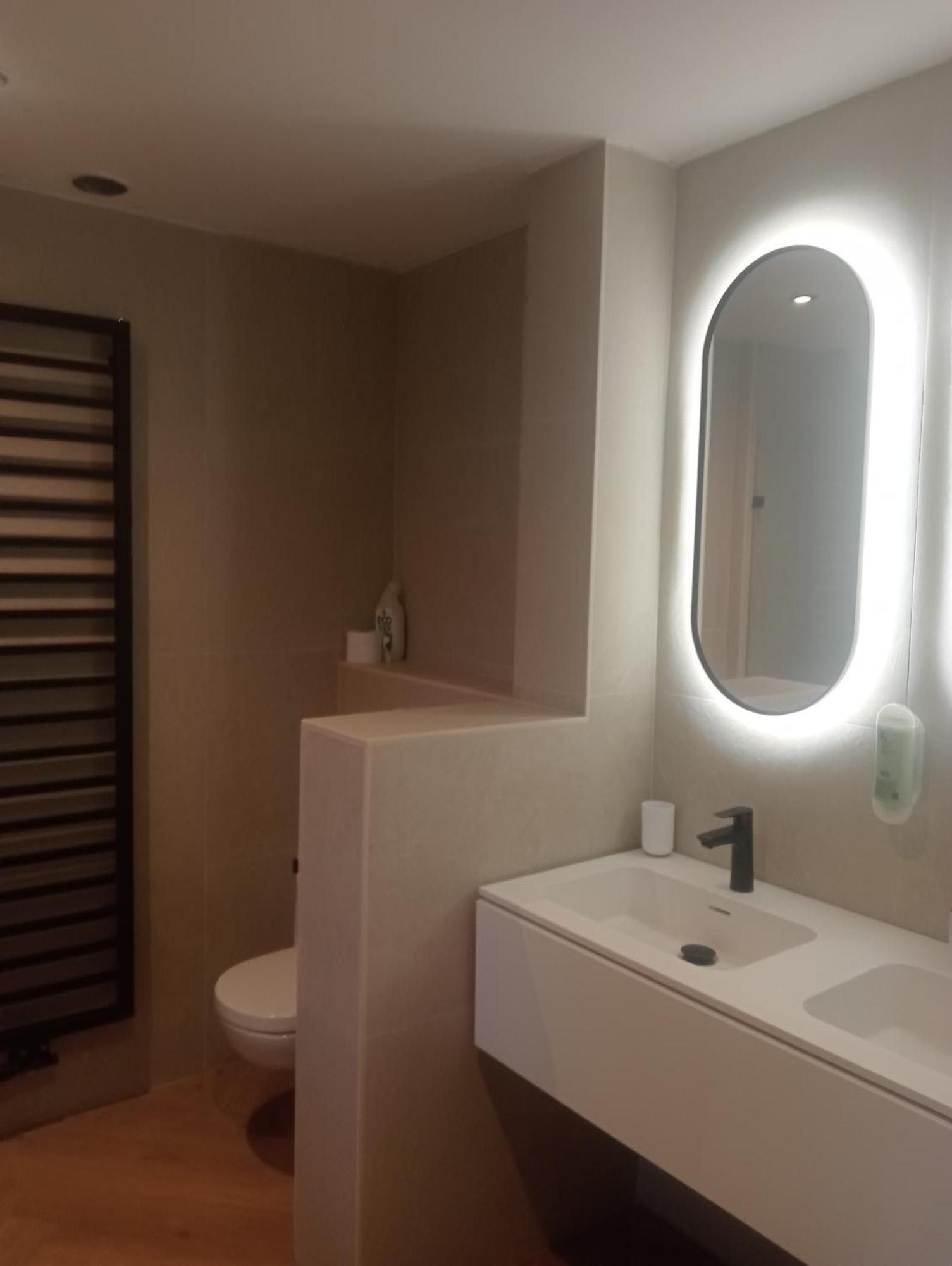 Dionbulles & Dionlodge Guesthouse, Private Wellness Pool In Option Chaumont-Gistoux ภายนอก รูปภาพ